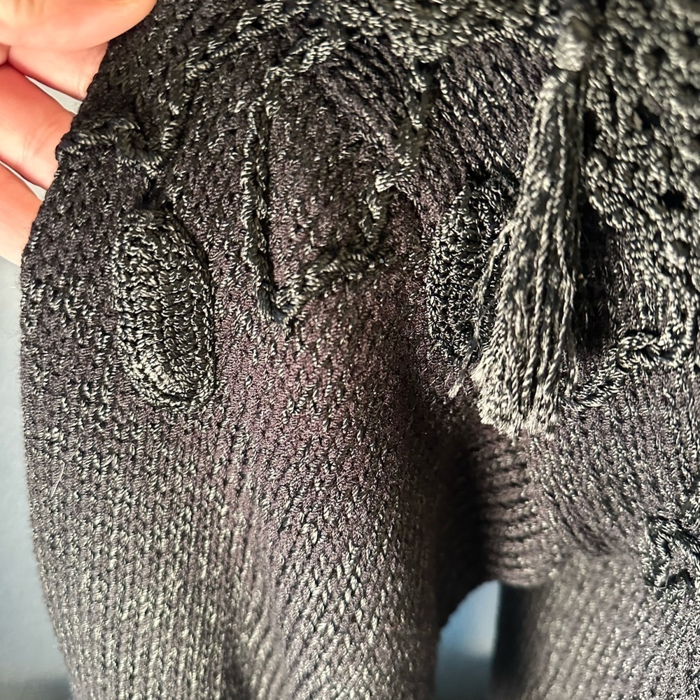 Vintage Women’s Crochet Knit Sweater With Embroidery Stunning! - Picture 4 of 7